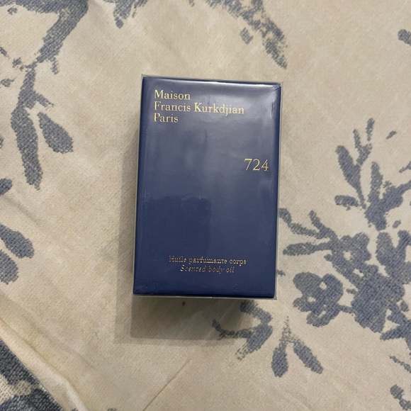 Maison Francis Kurkdjian 724 scented body oil - Picture 2 of 2